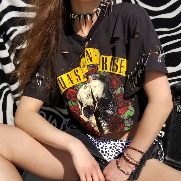 Custom graphic tee - Picture 6 of 10